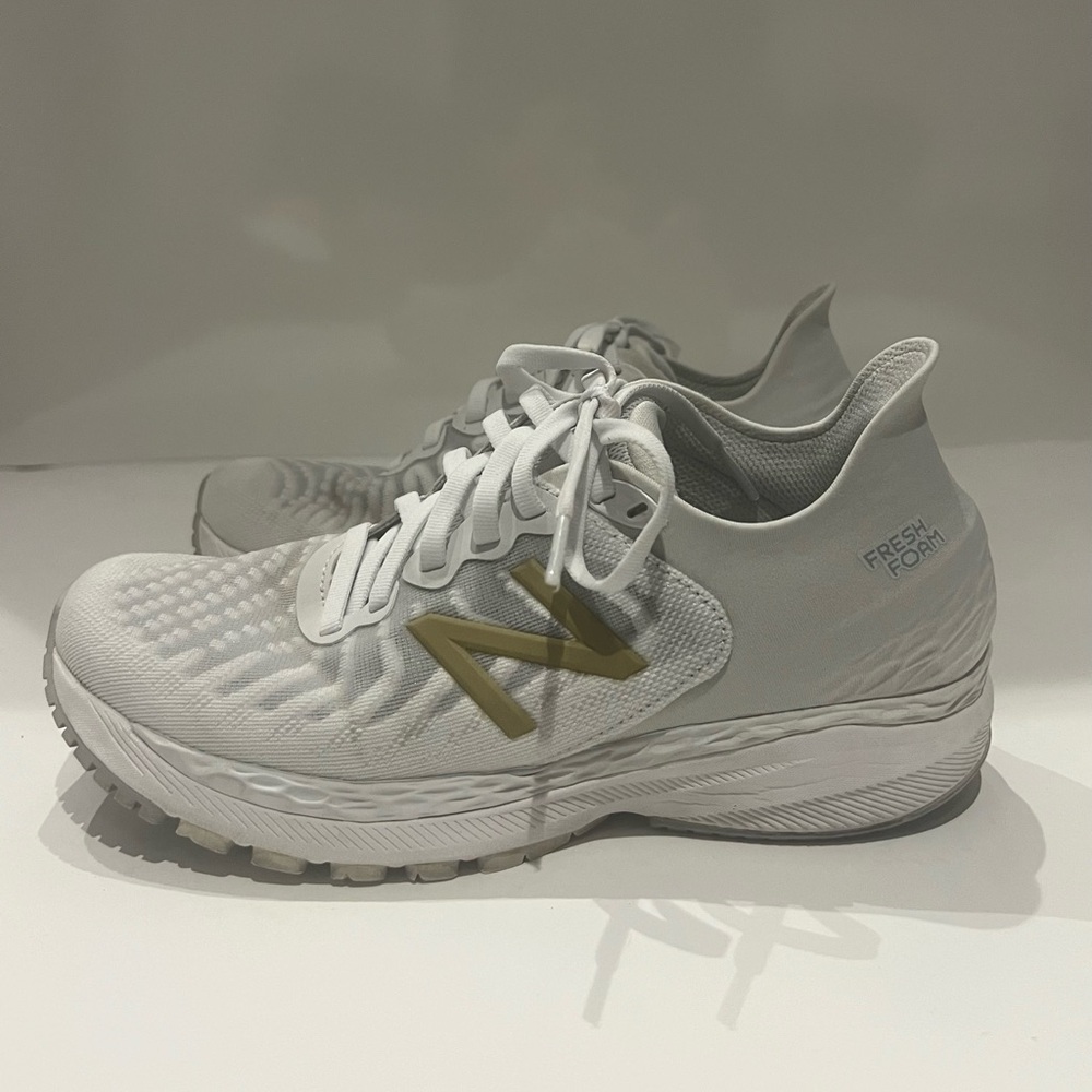 New Balance 860v11 Running Shoes White Gray Wide Width – US 6.5 / EU 37